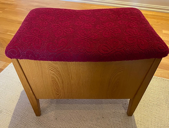Puff med oppbevaring retro/ vintage originalt stoff
