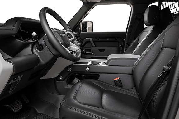 Land Rover Defender 110 7 of 30