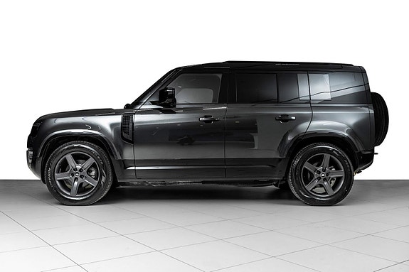Land Rover Defender 110 3 of 30