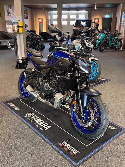 Yamaha MT-07 Icon Blue 3 of 5