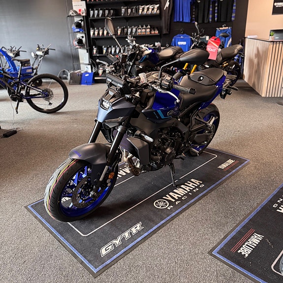 Yamaha MT-09 Icon Blue / Ice Storm 5 of 5