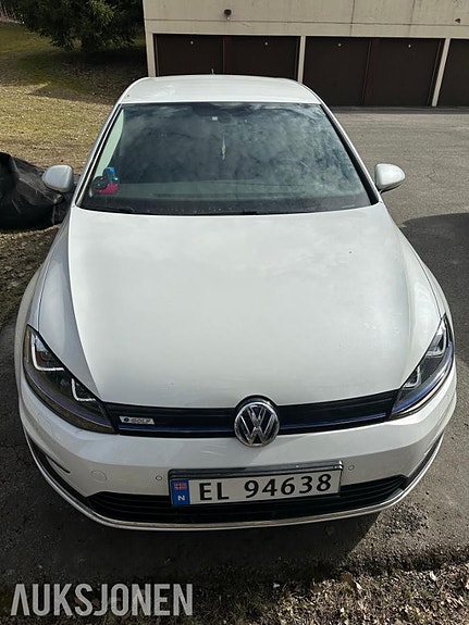 Volkswagen golf 4 of 5