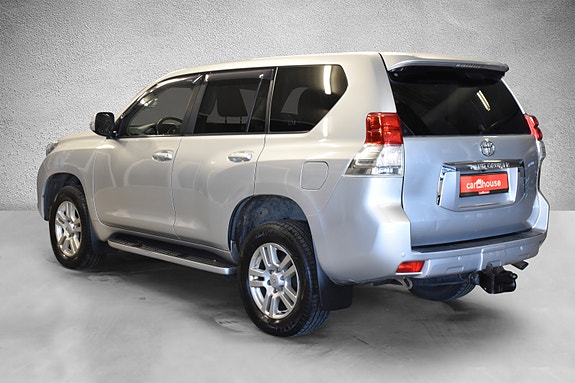 Toyota Land Cruiser 5 of 5