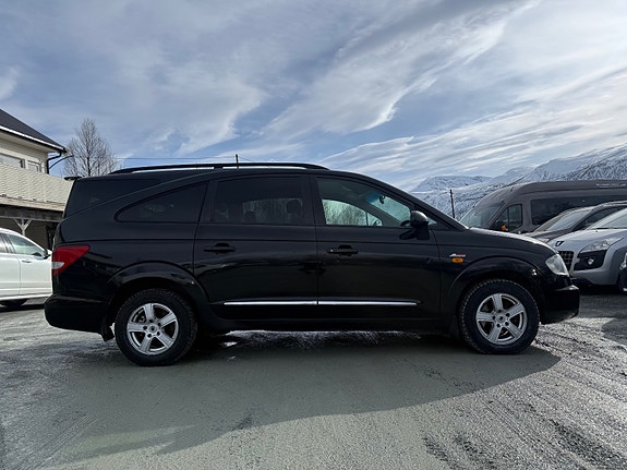SsangYong Rodius 4 of 24