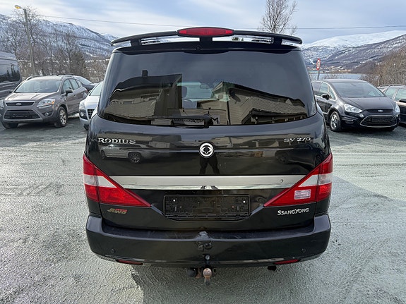 SsangYong Rodius 6 of 24
