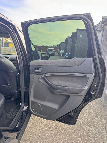 Ford Kuga 25 of 30