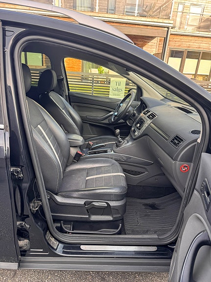 Ford Kuga 22 of 30