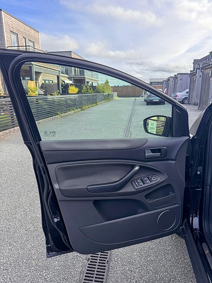 Ford Kuga 26 of 30