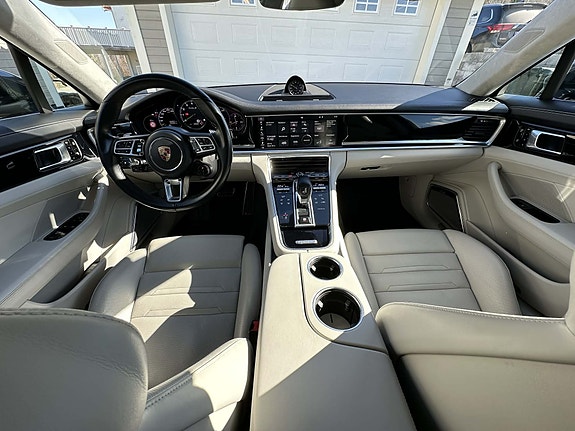 Porsche Panamera 9 of 11