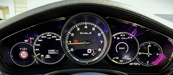 Porsche Panamera 8 of 11