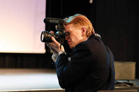 Foto- og videoproduksjon er en sentral del av stillingen.