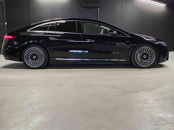 Mercedes-Benz EQS450 8 of 30