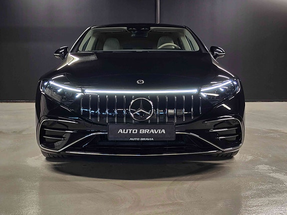Mercedes-Benz EQS450 2 of 30
