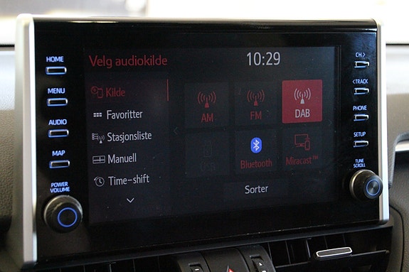 Toyota RAV4 Plug-in Hybrid 20 of 26