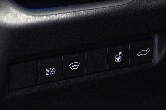 Toyota RAV4 Plug-in Hybrid 12 of 26
