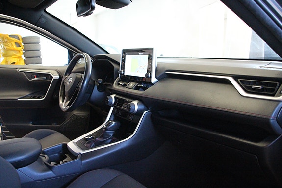 Toyota RAV4 Plug-in Hybrid 15 of 26