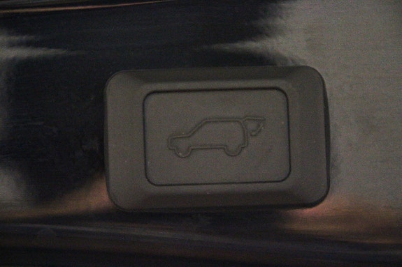 Toyota RAV4 Plug-in Hybrid 26 of 26