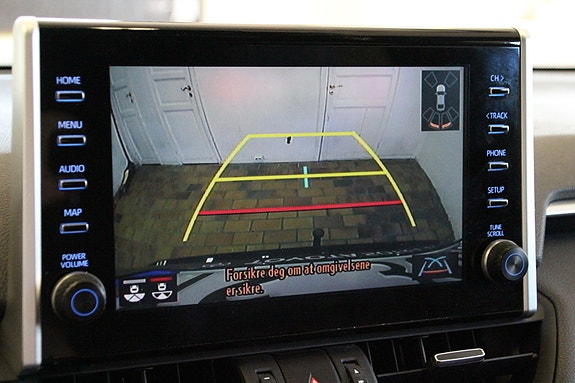 Toyota RAV4 Plug-in Hybrid 22 of 26