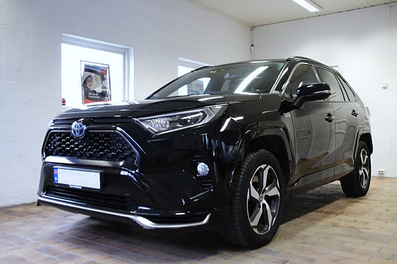 Toyota RAV4 Plug-in Hybrid 5 of 26