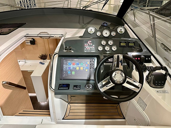 BAVARIA S45 HT STYLE - Fabrikkny båt med masse utstyr - MESSETILBUD! 13 of 30