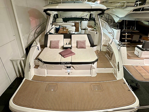 BAVARIA S45 HT STYLE - Fabrikkny båt med masse utstyr - MESSETILBUD! 5 of 30