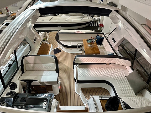 BAVARIA S45 HT STYLE - Fabrikkny båt med masse utstyr - MESSETILBUD! 14 of 30