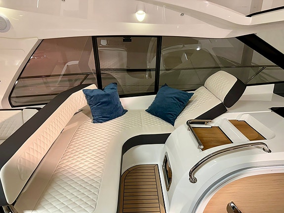 BAVARIA S45 HT STYLE - Fabrikkny båt med masse utstyr - MESSETILBUD! 12 of 30