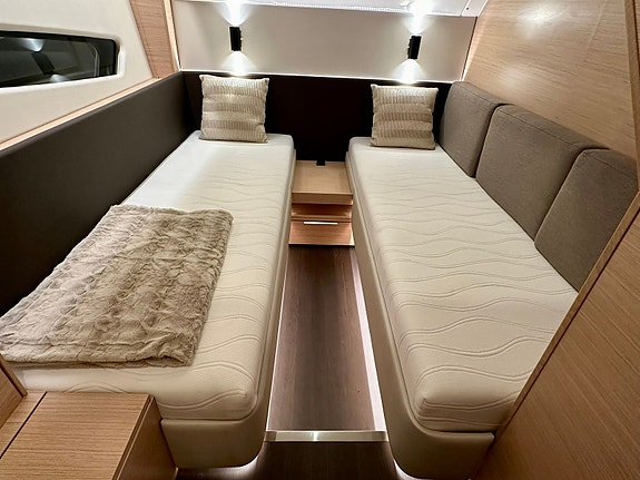 BAVARIA S45 HT STYLE - Fabrikkny båt med masse utstyr - MESSETILBUD! 24 of 30