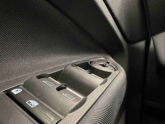 Ford C-Max 15 of 30