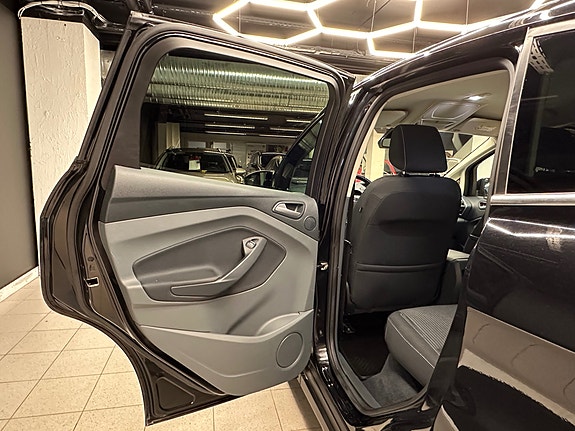 Ford C-Max 29 of 30