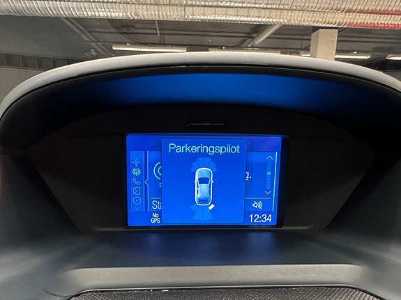 Ford C-Max 24 of 30