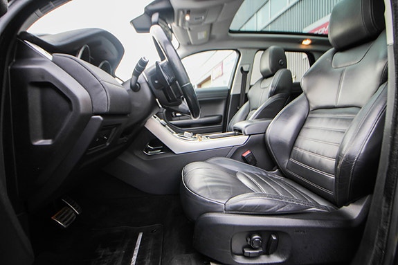 Land Rover Range Rover Evoque 18 of 30