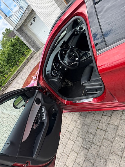 Mercedes-Benz C350 e 13 of 17