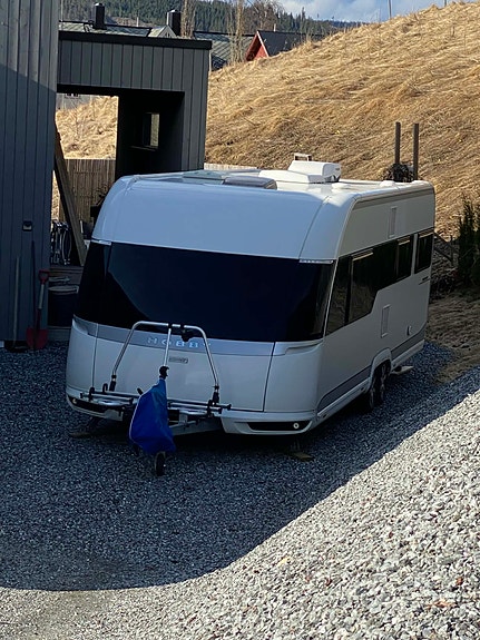 Hobby Premium 650 UFF ALDE*AIRCON*STEKEOVN*MOVERE PÅ ALLE HJUL*GULVVARME*1 EIER*ZIP +++