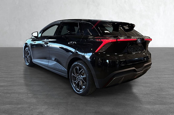 Elegant baklys med unikt lyssignatur