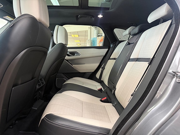 Land Rover Range Rover Velar 13 of 30