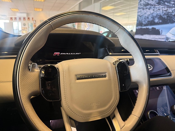 Land Rover Range Rover Velar 23 of 30