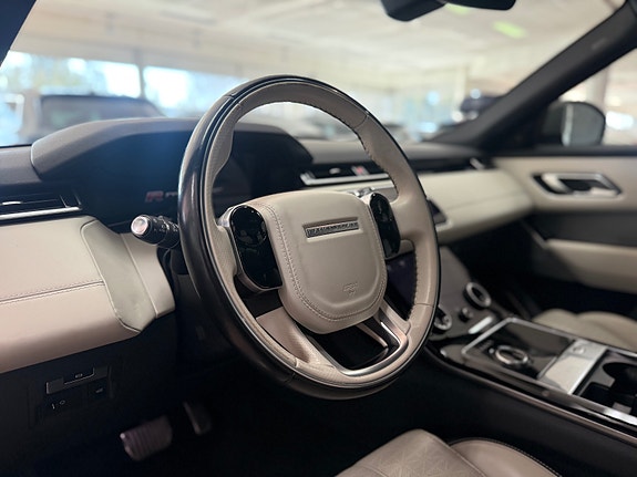 Land Rover Range Rover Velar 19 of 30