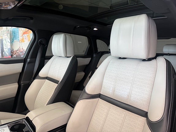 Land Rover Range Rover Velar 18 of 30