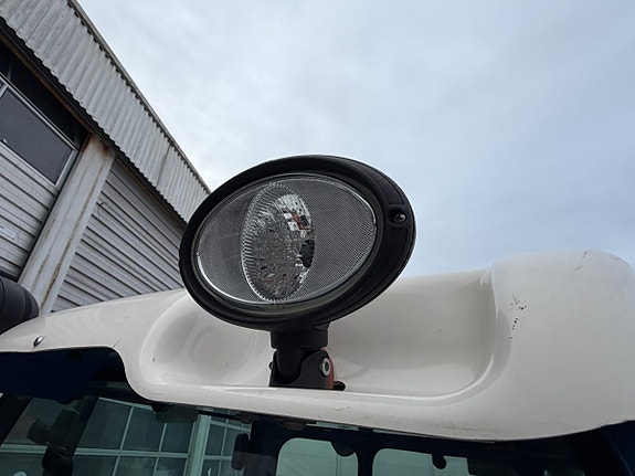 Vitra 2050 Redskapsbærer med Tippkasse - Feiemaskin - Snøfreser Tokvam F130H - Vikplog - Valsestrøer 21 of 30