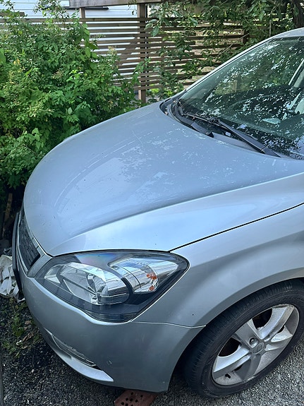 Kia Ceed 2 of 9