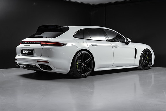 Porsche Panamera 4 of 5