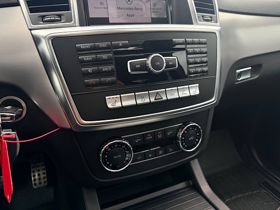 Mercedes-Benz ML350 29 of 30