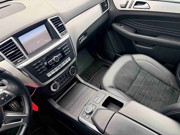 Mercedes-Benz ML350 24 of 30