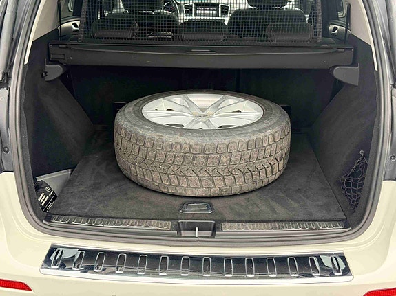 Mercedes-Benz ML350 16 of 30