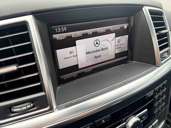 Mercedes-Benz ML350 28 of 30