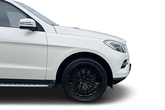 Mercedes-Benz ML350 8 of 30