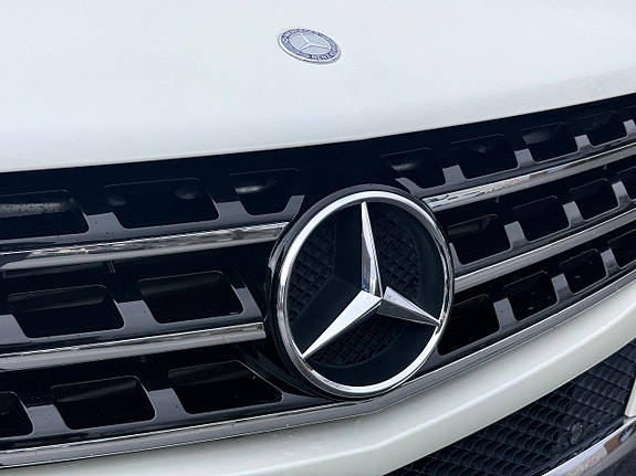 Mercedes-Benz ML350 6 of 30