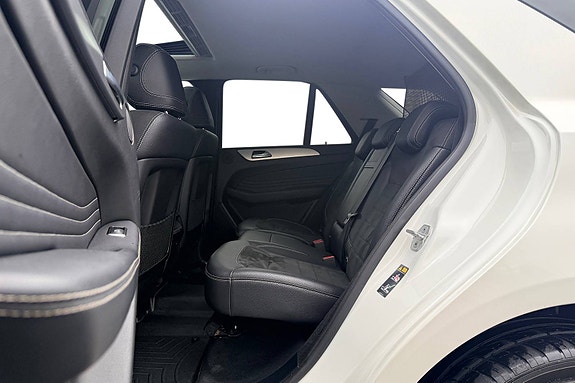 Mercedes-Benz ML350 21 of 30