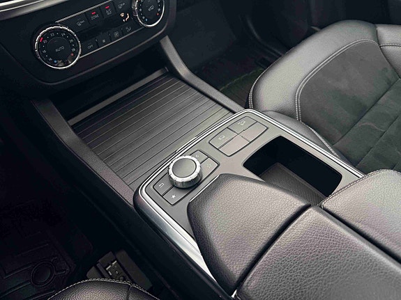 Mercedes-Benz ML350 30 of 30